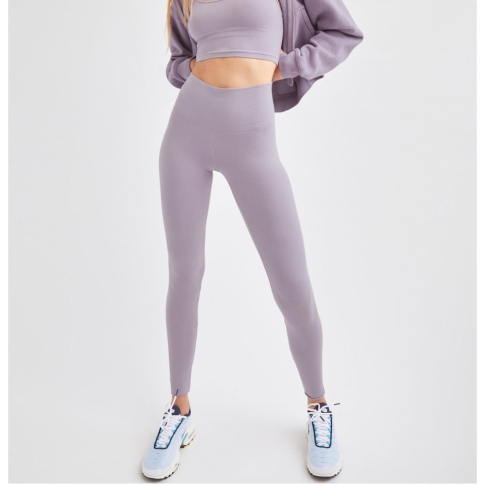 NWT Aritzia TnaCHILL Atmosphere Hi-Rise Cropped Legging